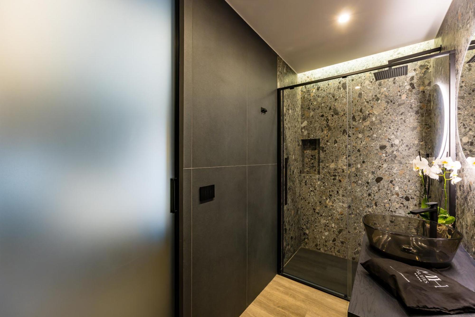 Mh Suites Plebiscito Napoli Exterior foto