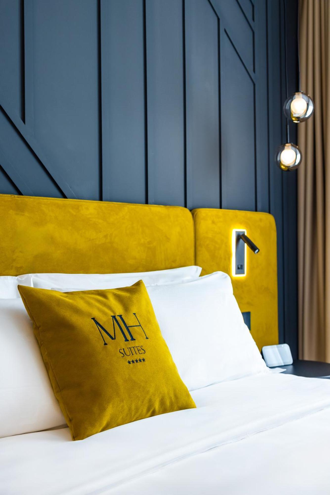 Mh Suites Plebiscito Napoli Exterior foto