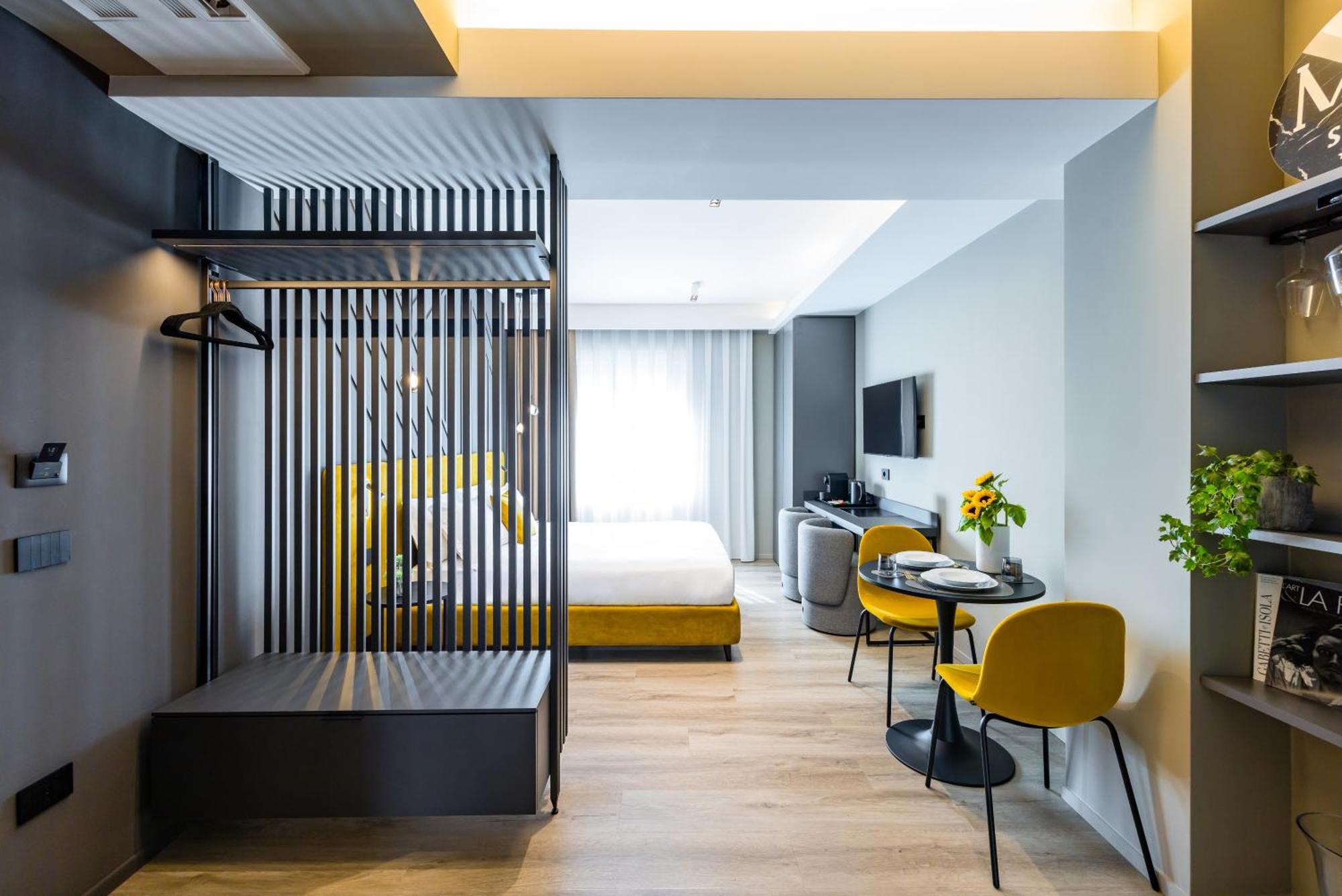 Mh Suites Plebiscito Napoli Exterior foto