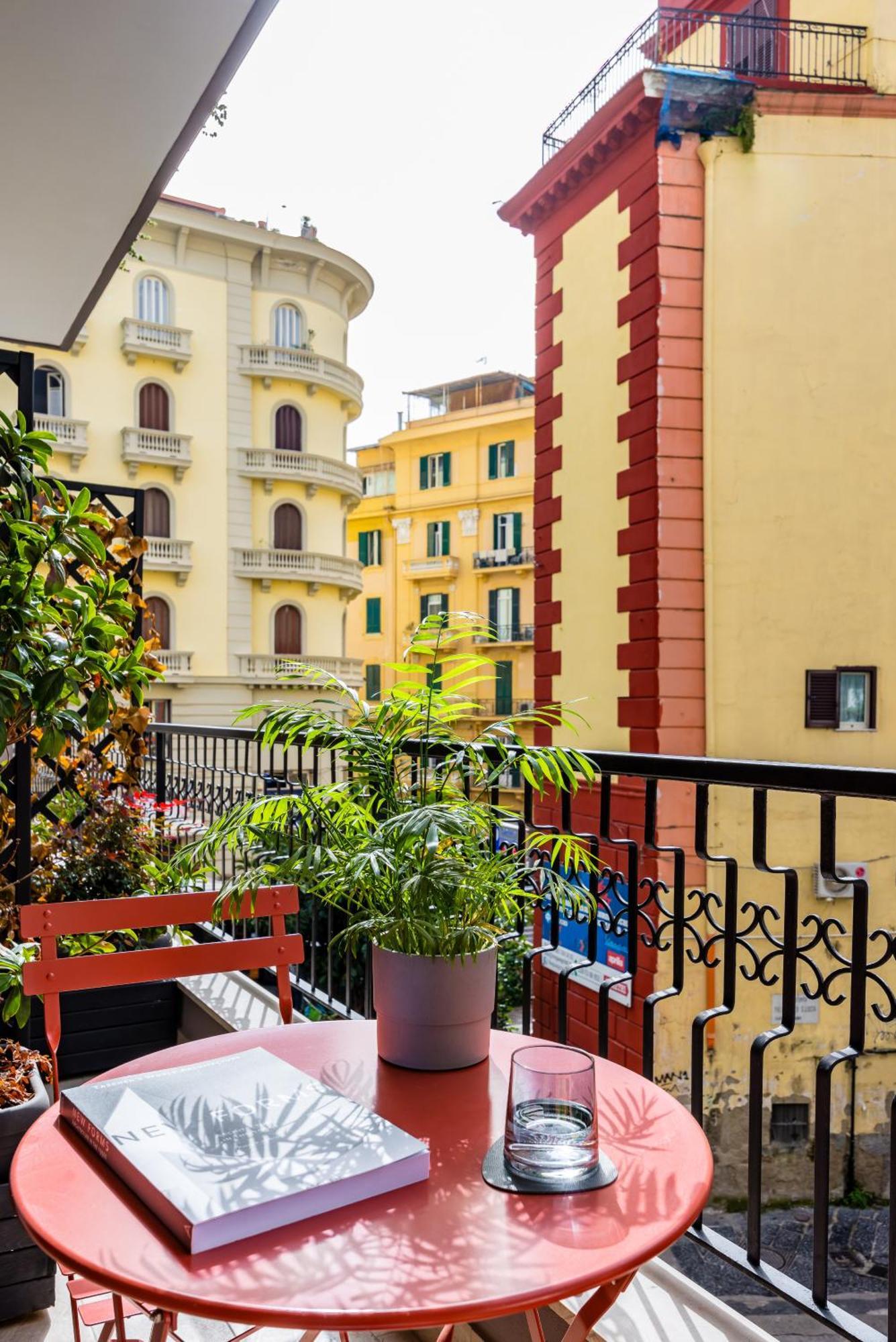 Mh Suites Plebiscito Napoli Exterior foto