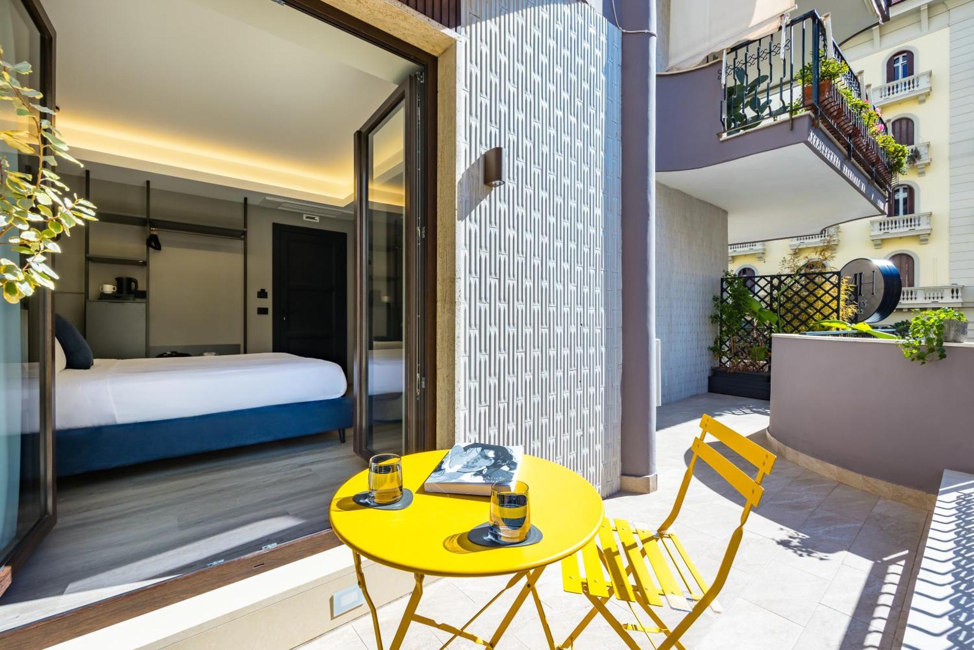 Mh Suites Plebiscito Napoli Exterior foto